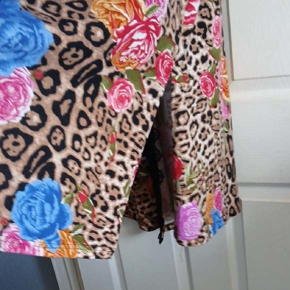 Fashion Bug Multicolor Floral Leopard Robe - Picture 2 of 7
